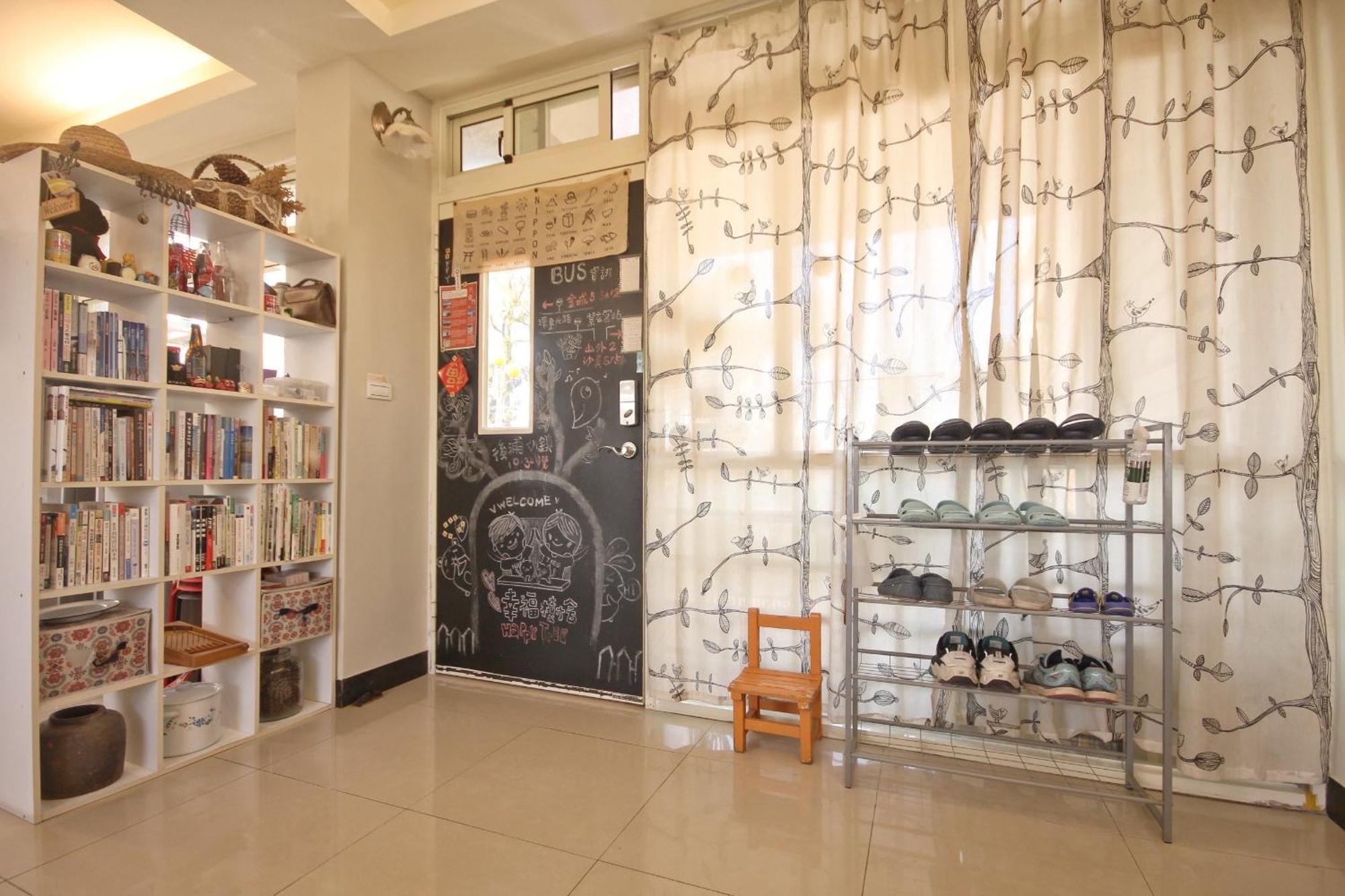 Happy Tree Hostel Jinning Bagian luar foto