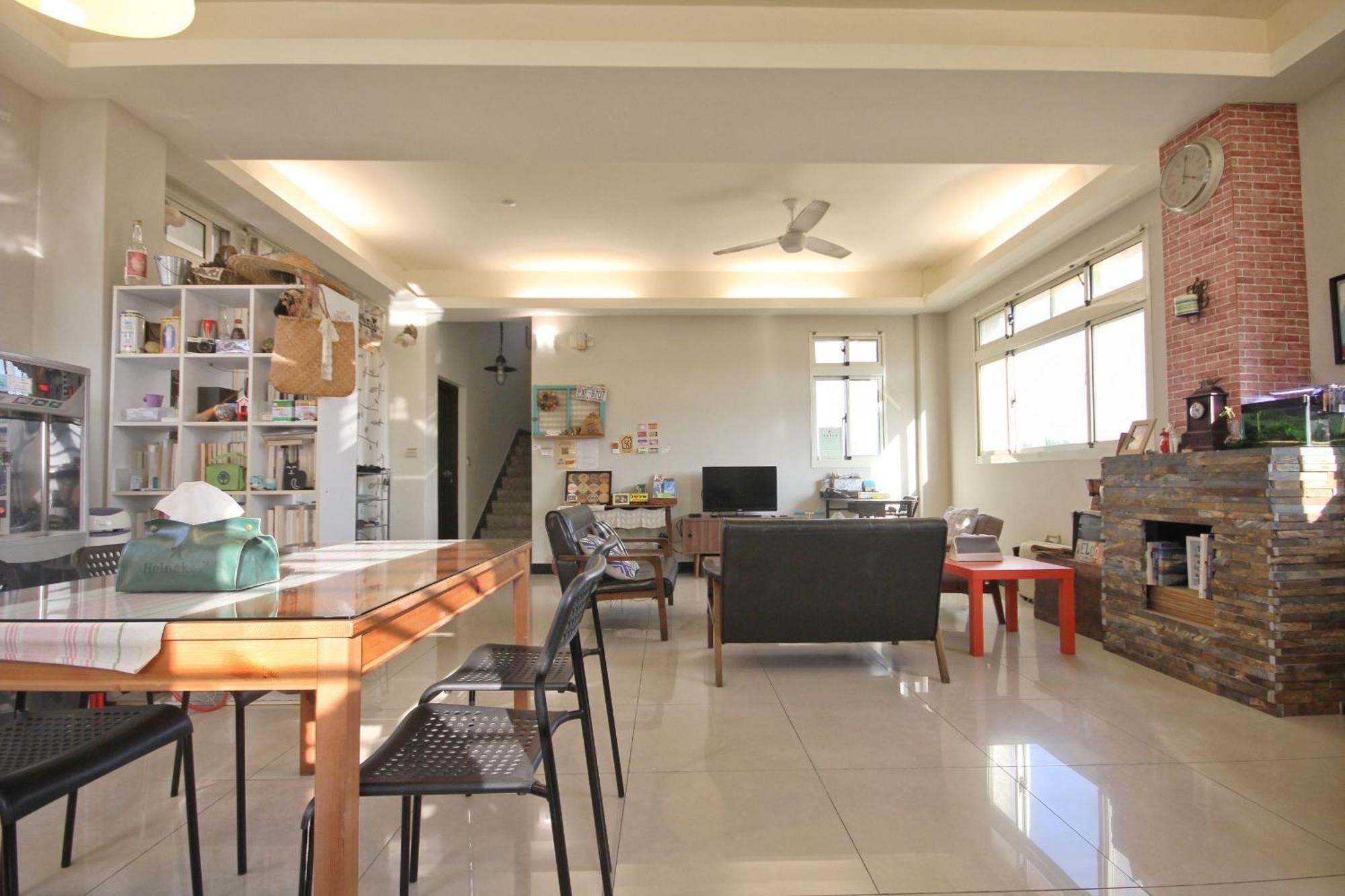 Happy Tree Hostel Jinning Bagian luar foto